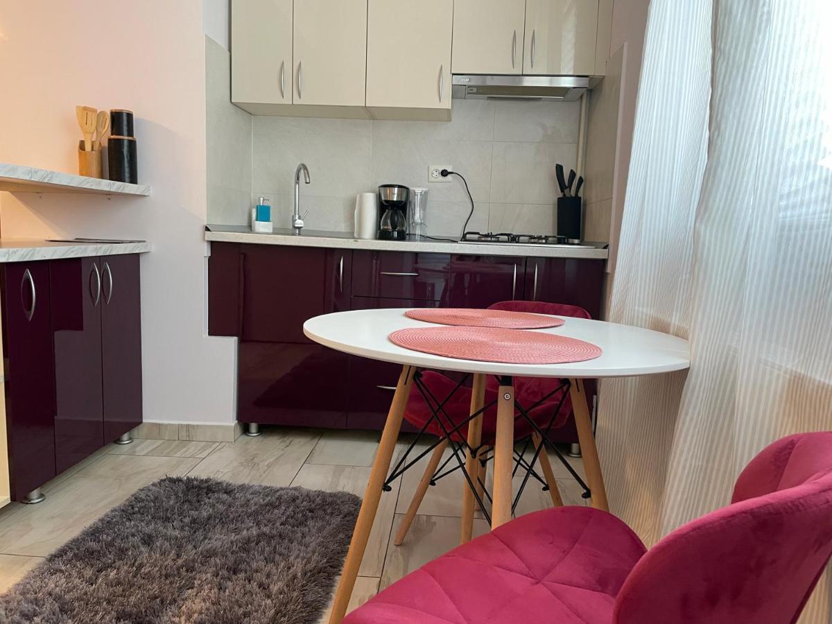 Le Lupin / Center Apartman Jászvásár Kültér fotó