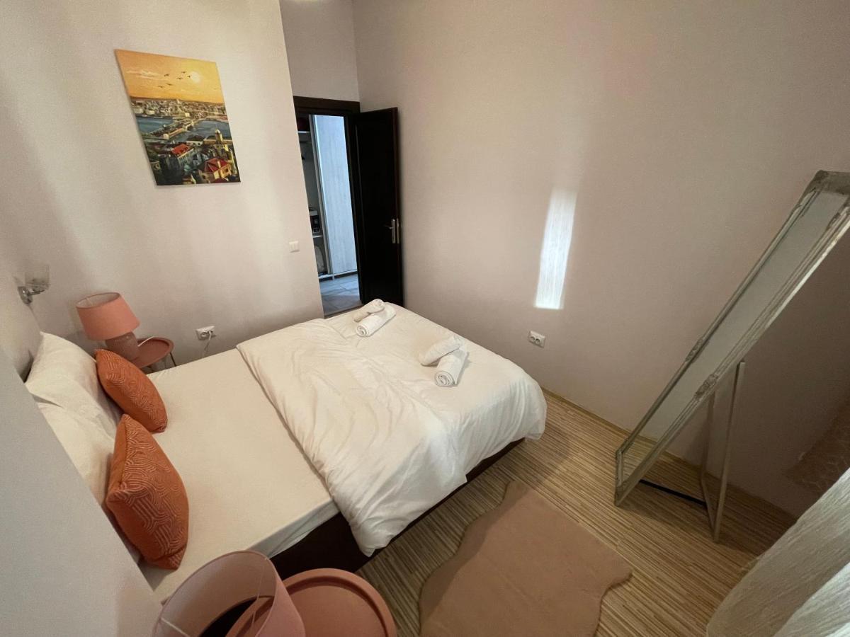 Le Lupin / Center Apartman Jászvásár Kültér fotó
