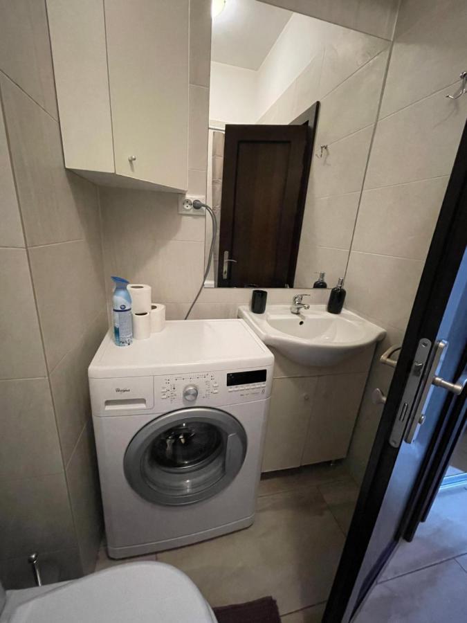 Le Lupin / Center Apartman Jászvásár Kültér fotó